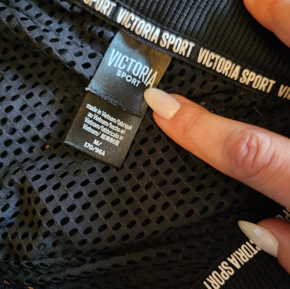 Victoria's Secret Sports Jacket Size M Black Mesh Zip Up Workout Gym Activewear - Picture 7 of 7